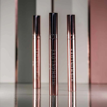 Plumping Lip Gloss HighOnLove Success